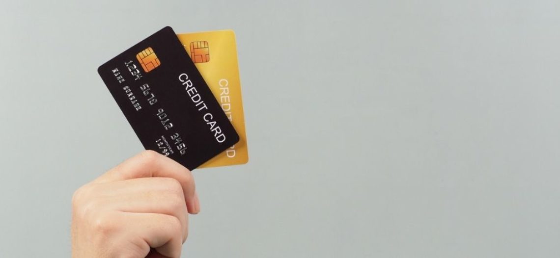 Escolas ainda possuem resistência sobre o uso de cartão de crédito como forma de pagamento